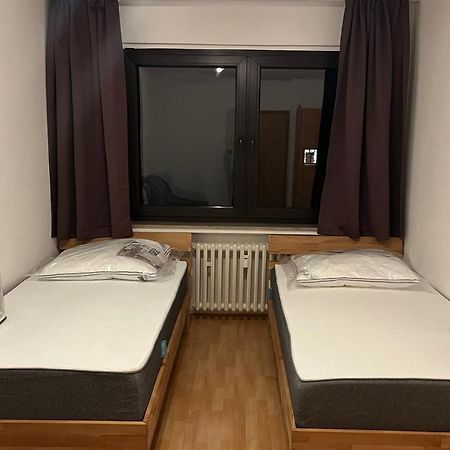 Zimmer Fuer Monteure, Handwerker Oder Reisende Essen Kültér fotó