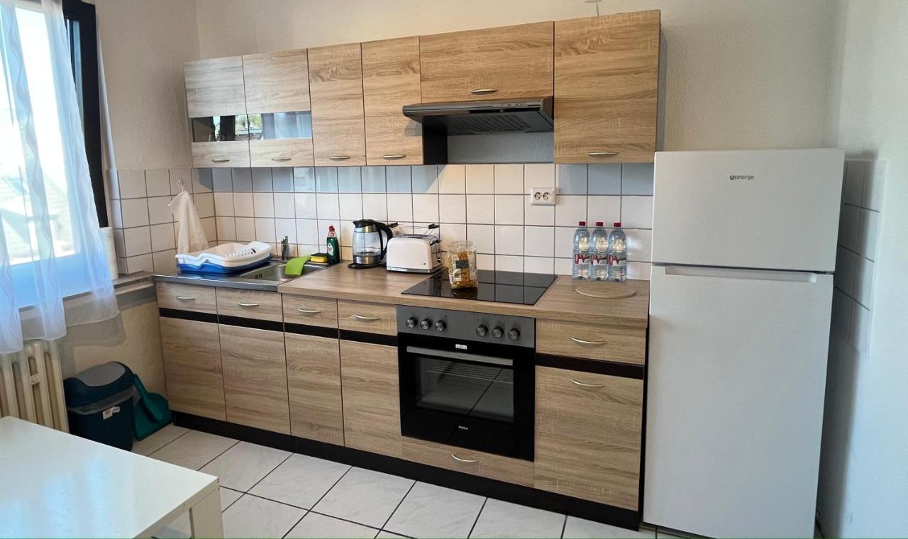 Zimmer Fuer Monteure, Handwerker Oder Reisende Essen Kültér fotó