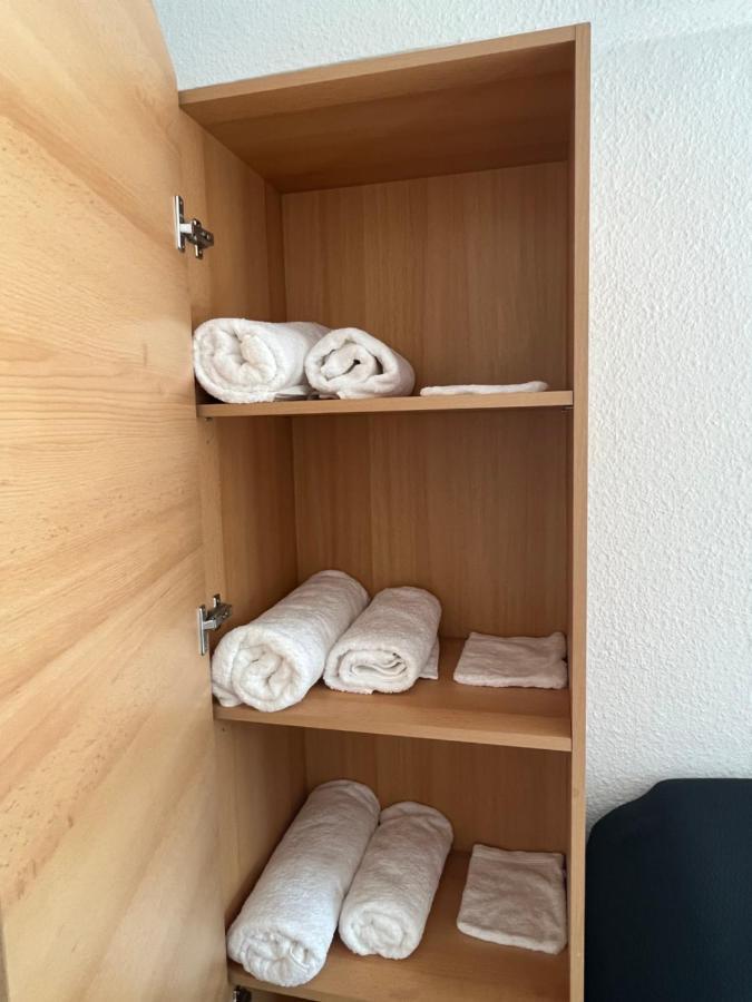 Zimmer Fuer Monteure, Handwerker Oder Reisende Essen Kültér fotó