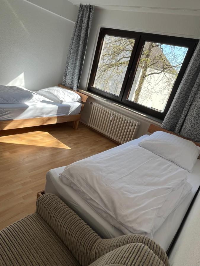 Zimmer Fuer Monteure, Handwerker Oder Reisende Essen Kültér fotó