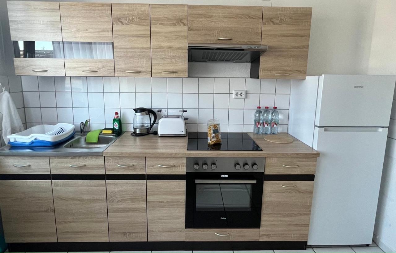 Zimmer Fuer Monteure, Handwerker Oder Reisende Essen Kültér fotó